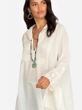 Johnny was Embroidered color beige  Women's Top size S